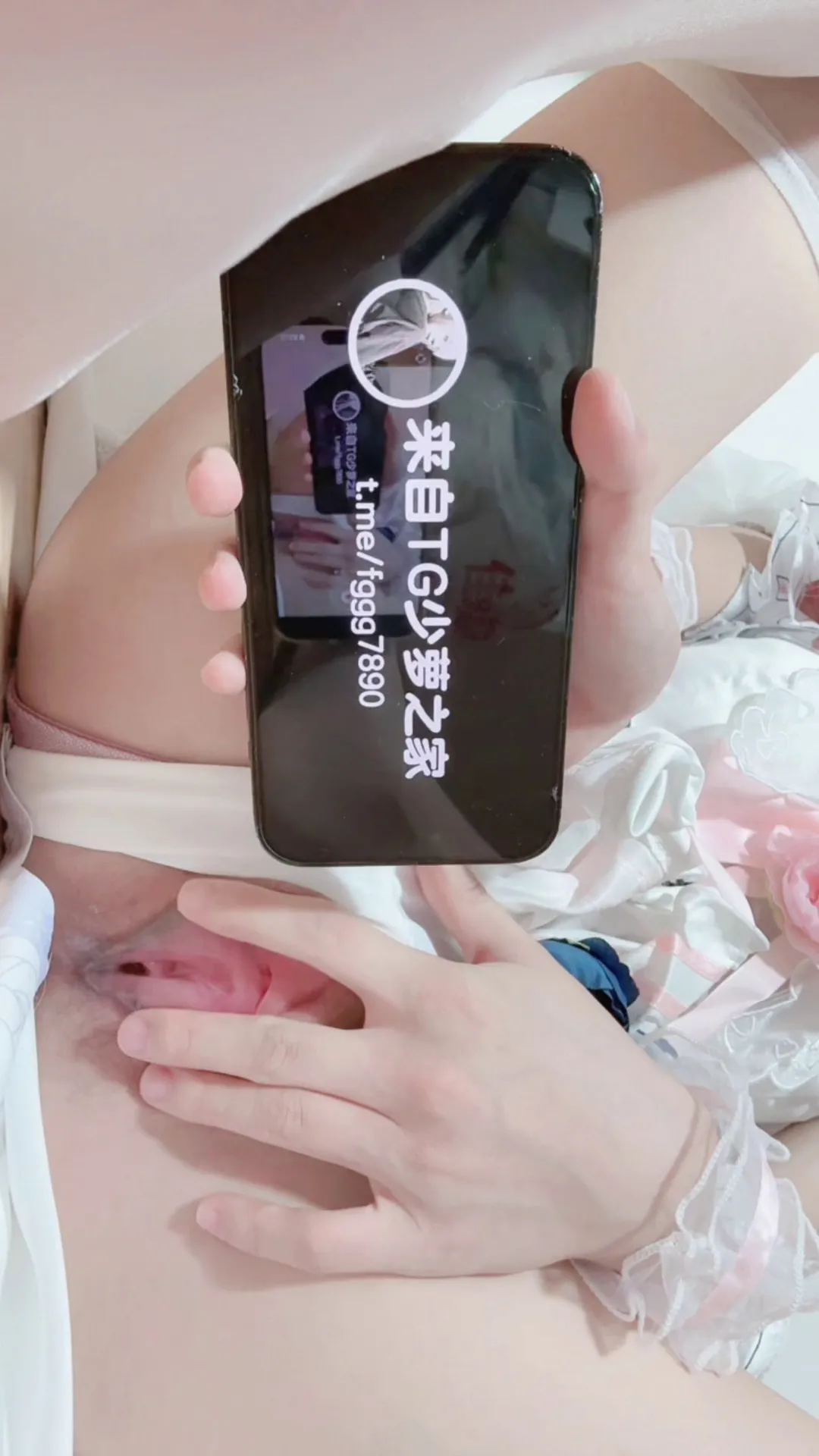 【原版】少萝砂糖 1088私定版cos碧蓝档案下江小春自慰 [0P1V-643MB]