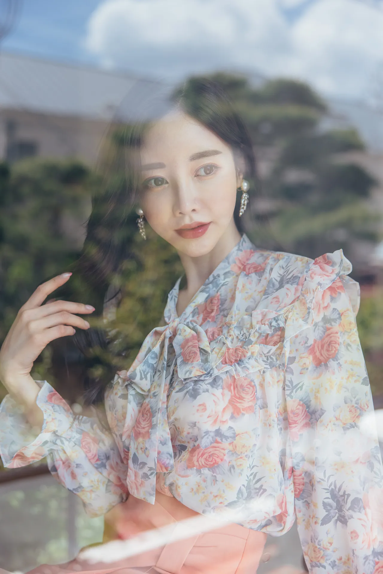 孙允珠 - 碎花轻薄上衣橘色短裙 [76P-586MB]