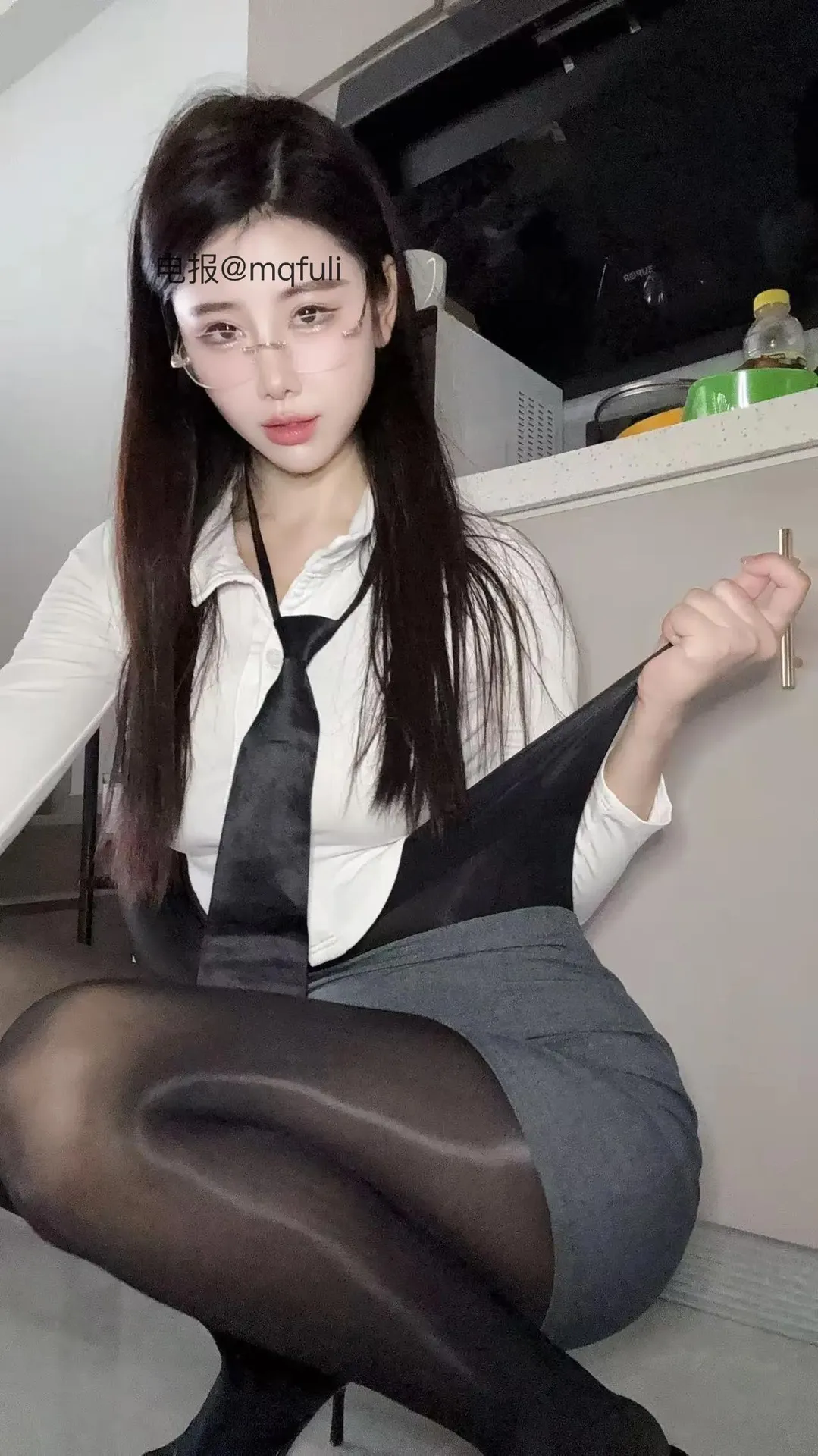 瑶瑶小老虎 - 抖音巨乳御姐最新趣岛制服热舞合集 [126P57V-696MB]