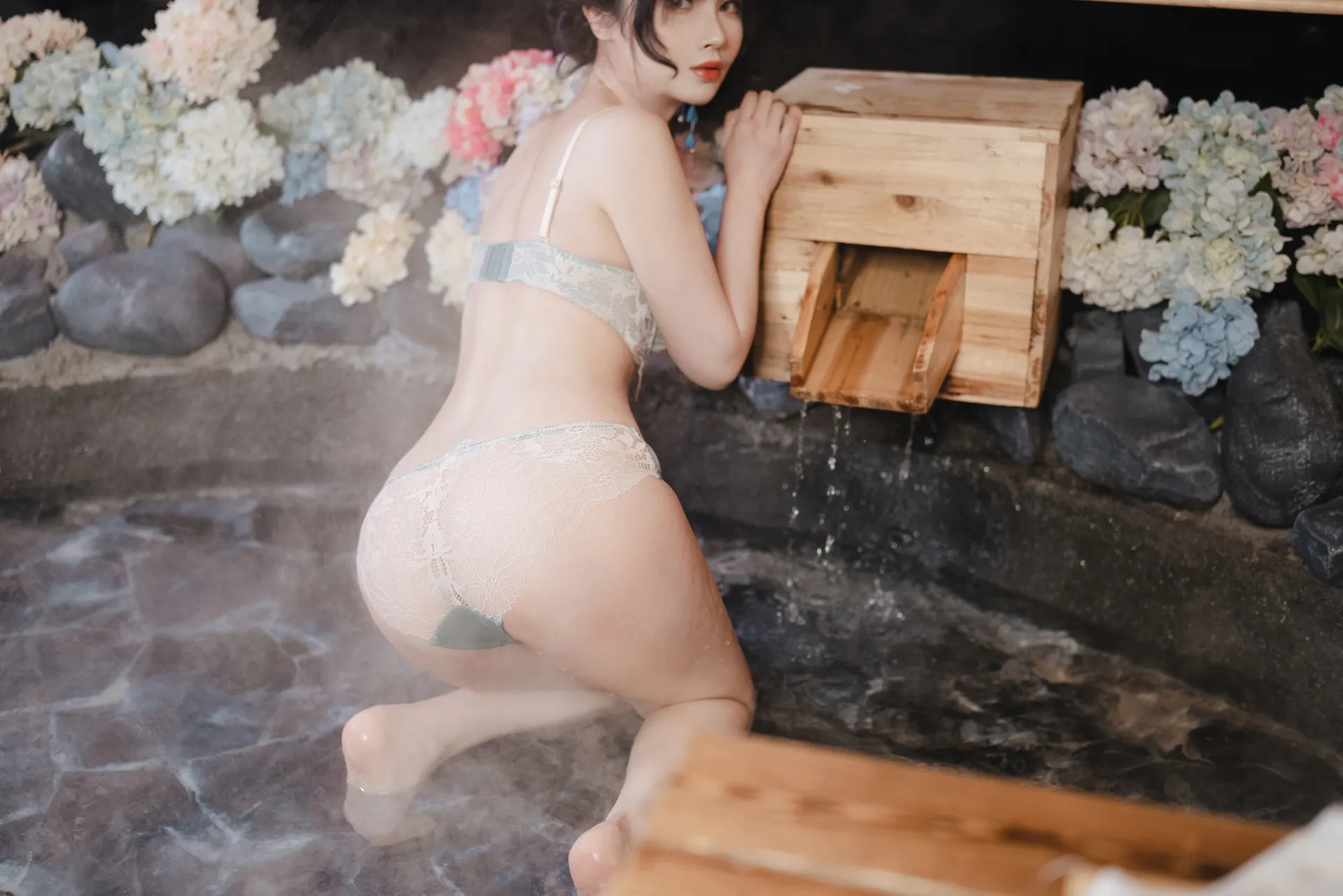 rioko凉凉子 - 《年上の韵》温泉旅行 [31P6V-583MB]