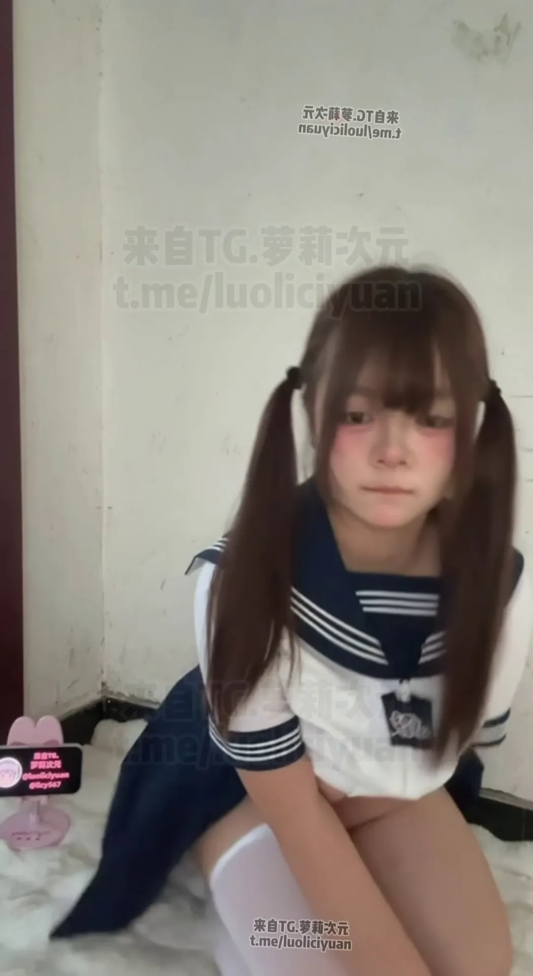 兔宝 - 750独家定制 巨乳萝莉双马尾白丝jk制服 双手比耶揉胸诱惑 [0P1V-446MB]