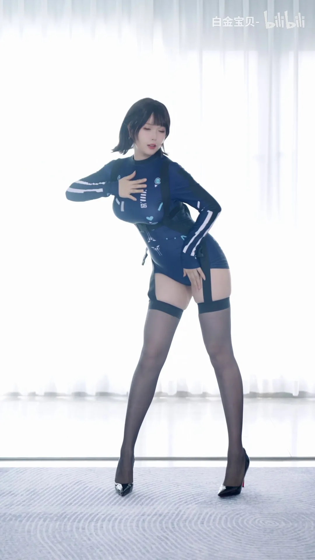 白金宝贝 - 付费充电视频至8.3 [0P10V-282MB]