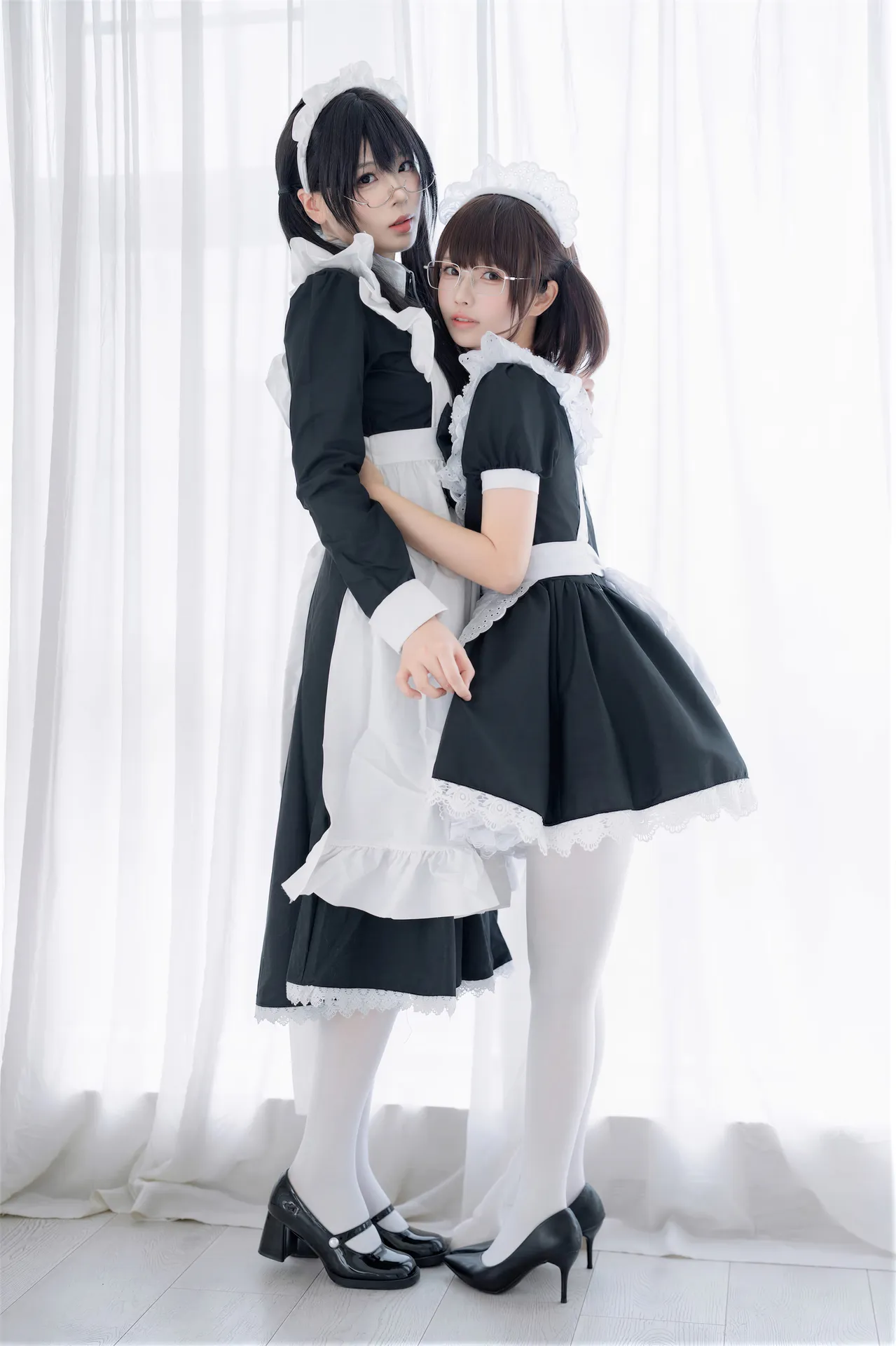 轩萧学姐&十万珍吱伏特 - 双人女仆 [110P1V-1.53GB]