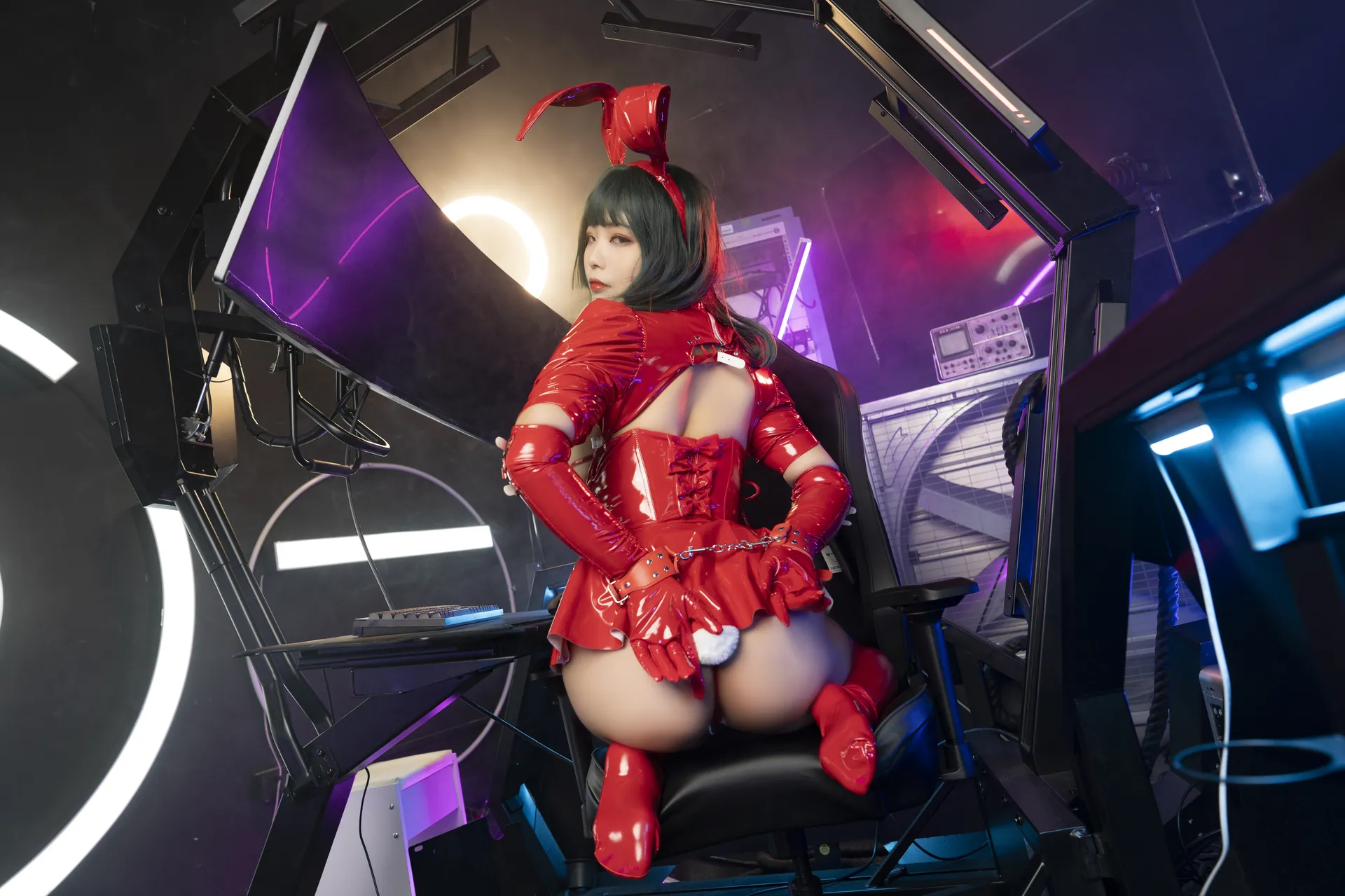 珟_珏Dita - 暗黑兔女郎 [40P-695MB]