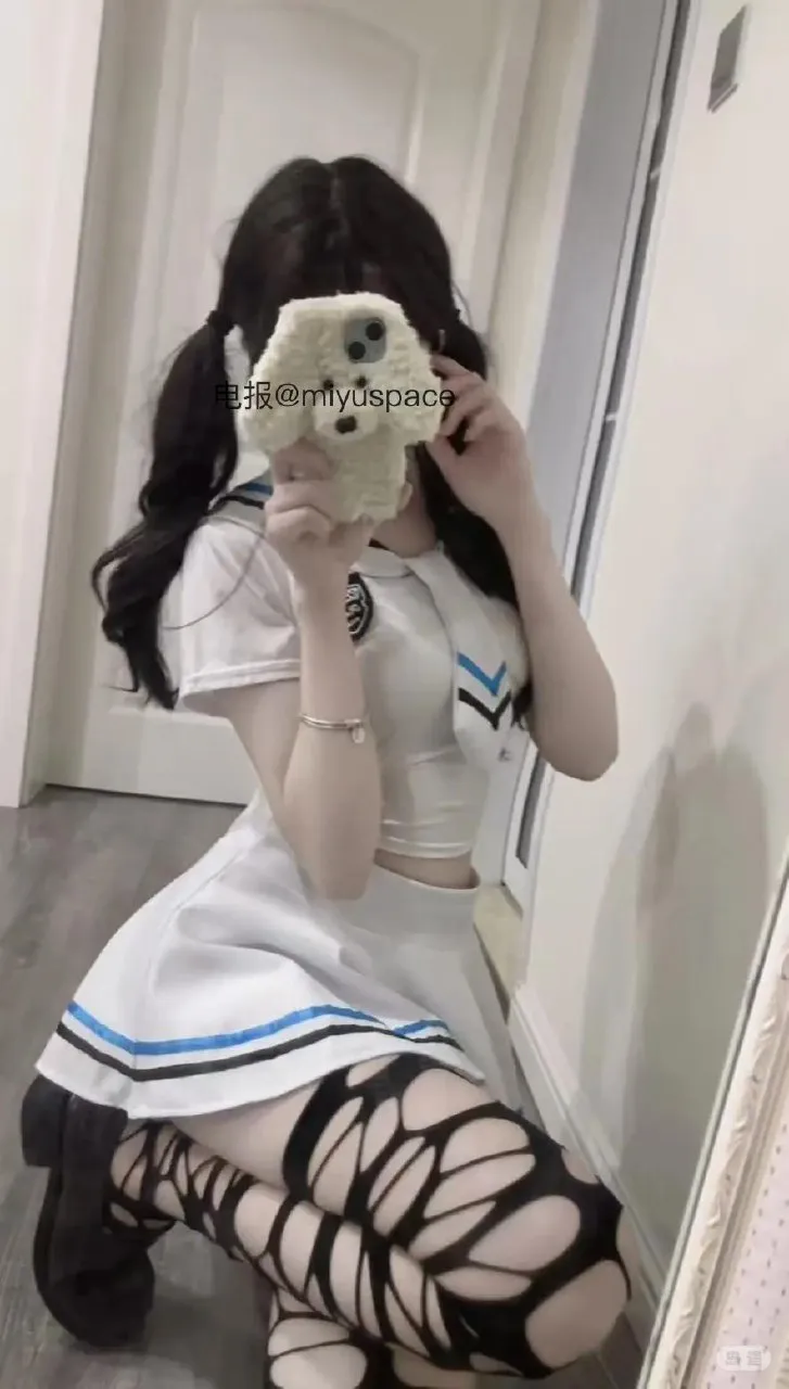 良野 - 抖音萌妹【良野】最新岛遇制服丝袜视图合集 [399P130V-584MB]