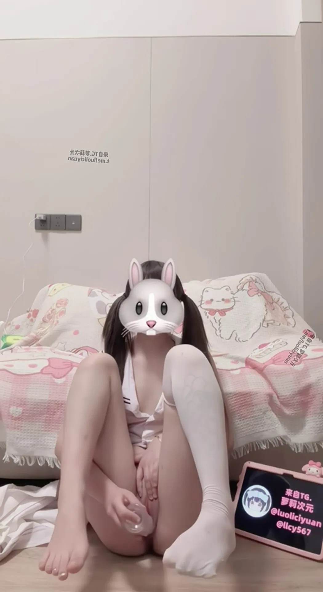 呆宝 - 888私定版 新人首次拍摄 白丝jk制服模拟口交足交 馒头嫩穴玩具自慰抽插高潮叫爸爸 [0P1V-291MB]