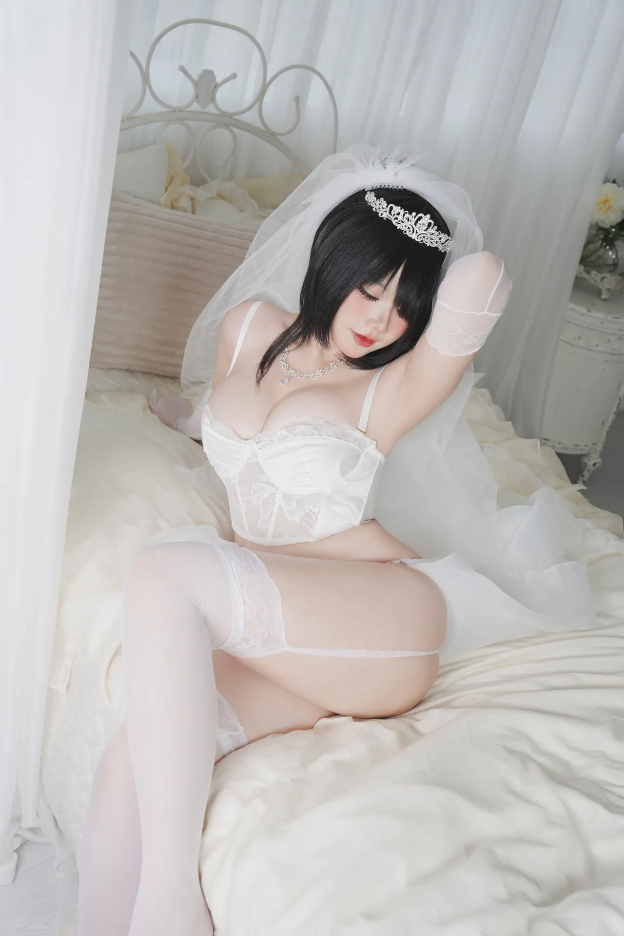Kamiday Hehe - 婚纱狂三 [35P-139MB]